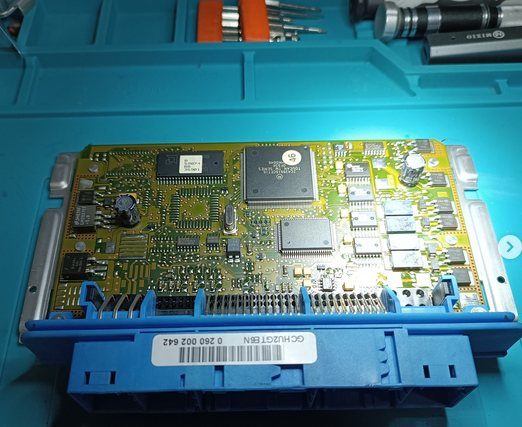 Electrónica automotor